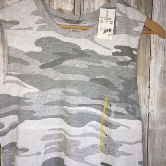 NWT Zoe & Live Grey Camo Tank - Picture 4 of 5